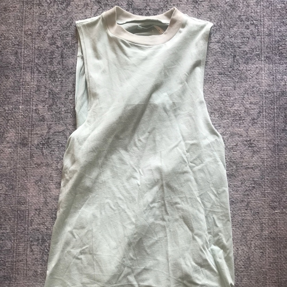 Super cute tunic. Never worn!